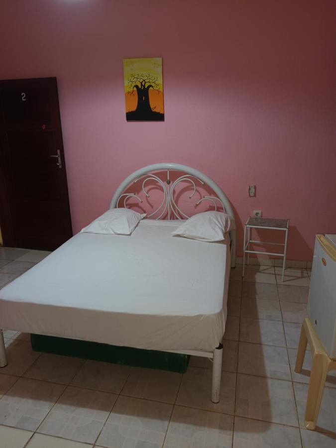 Hotel Badinca Alojamento Low Cost In Bissau Avenida Francisco Mendes Экстерьер фото