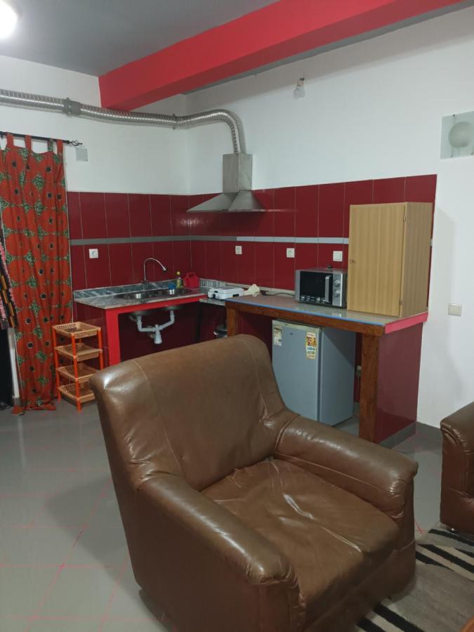 Hotel Badinca Alojamento Low Cost In Bissau Avenida Francisco Mendes Экстерьер фото